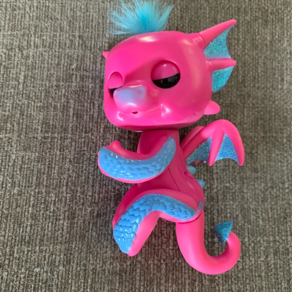Dragon interactive  fingerlings